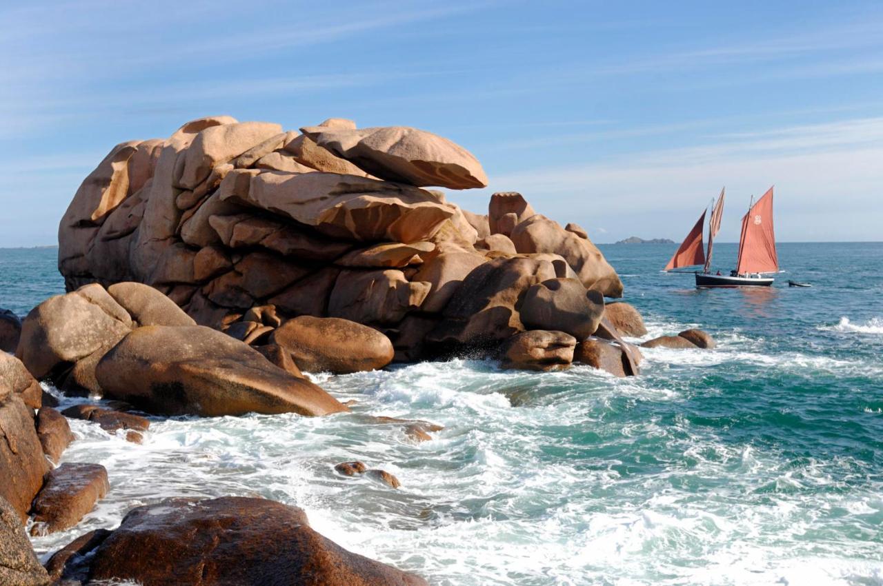 Vue Mer Cote De Granit Rose En Bretagne Trébeurden Exterior photo