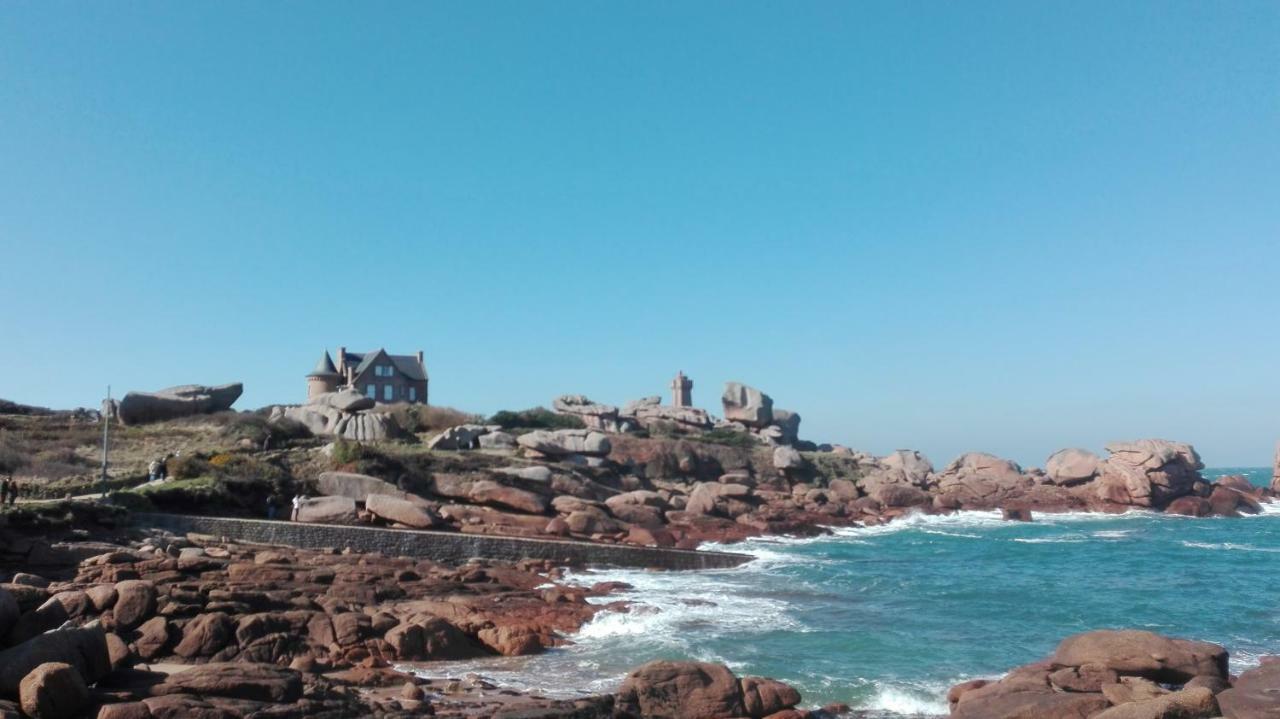 Vue Mer Cote De Granit Rose En Bretagne Trébeurden Exterior photo